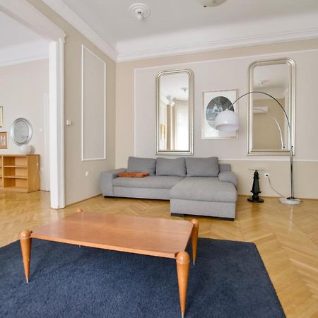 Standard Apartment By Hi5 - Kecskemeti Street Suite Будапешт Екстер'єр фото
